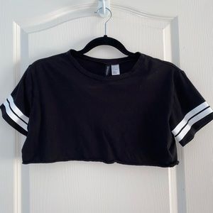 H and m crop top